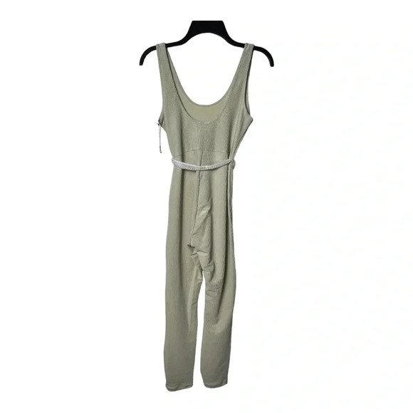 1356. REVOLVE WE WORE WHAT SCOOP JUMPSUIT RIBBED COMES WITH METAL BELT MEDIUM - Picture 10 of 12